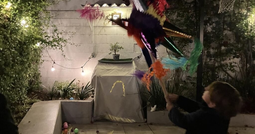 La piñata: de las vasijas italianas a la estrella de siete picos de las posadas mexicanas