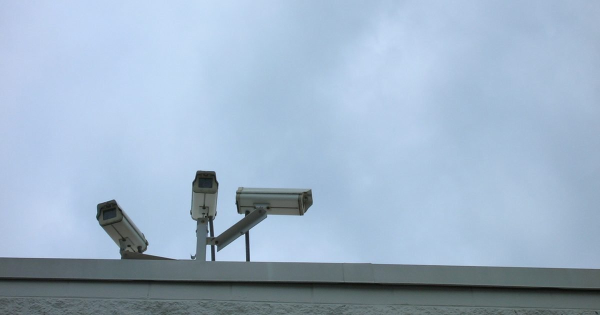 Real or AI? How to check those viral "caught on camera" videos